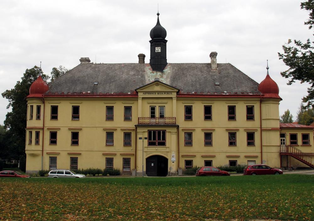 Dolní Rožínka-zámek hrabat Mitrovských (30.léta minulého století)