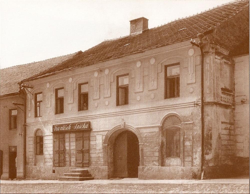 Právovárečný dům (zvaný "Člupkovský", č.p. 50, 30. léta 20. století) - dnes Sauna, Brusírna skla, Květiny