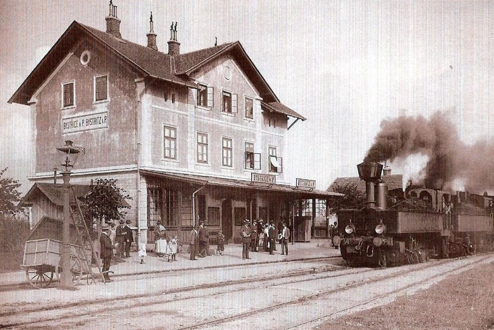 Nádraží v Bystřici v roce 1905 a dnes