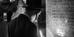 Motlidba na židovské hřbitově na Rabínském Vršku